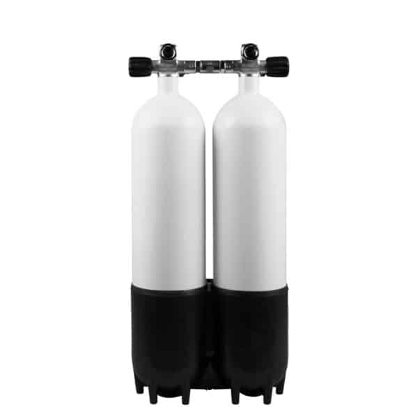 7 Liter Steel Twinset 300 Bar with Manifold (Pipe Bridge)
